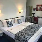 Parkhotel Ξενοδοχείο Neubrandenburg