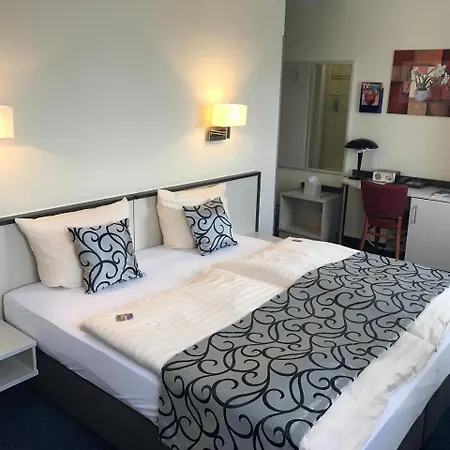 Parkhotel Otel Neubrandenburg